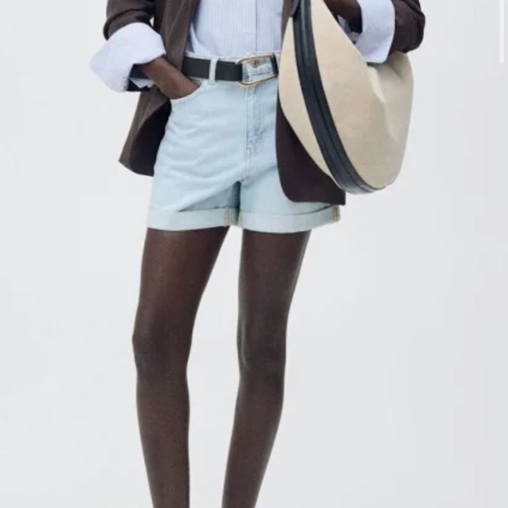 Mango high rise denim mom shorts size US 8 light wash